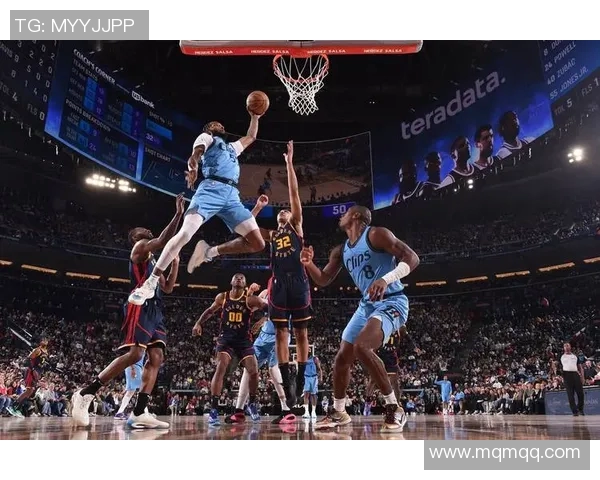 勇士大胜掘金，豪取十一连胜：球队实力与战术的完美展现